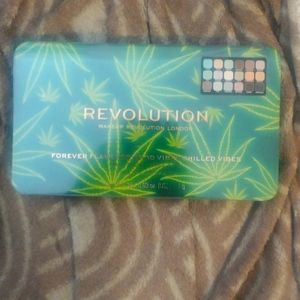 3/$20 NWT MAKEUP REVOLUTION LONDON FOREVER FLAWLESS GOOD VIBES EYESHADOW PALETTE